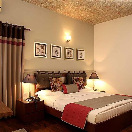 Ahuja Residency Golf Links Hotel New Delhi Exterior foto
