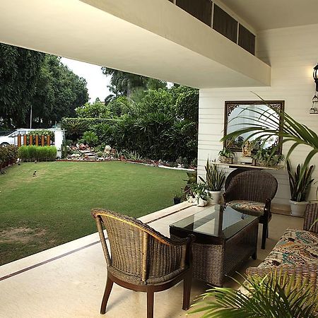 Ahuja Residency Golf Links Hotel New Delhi Exterior foto
