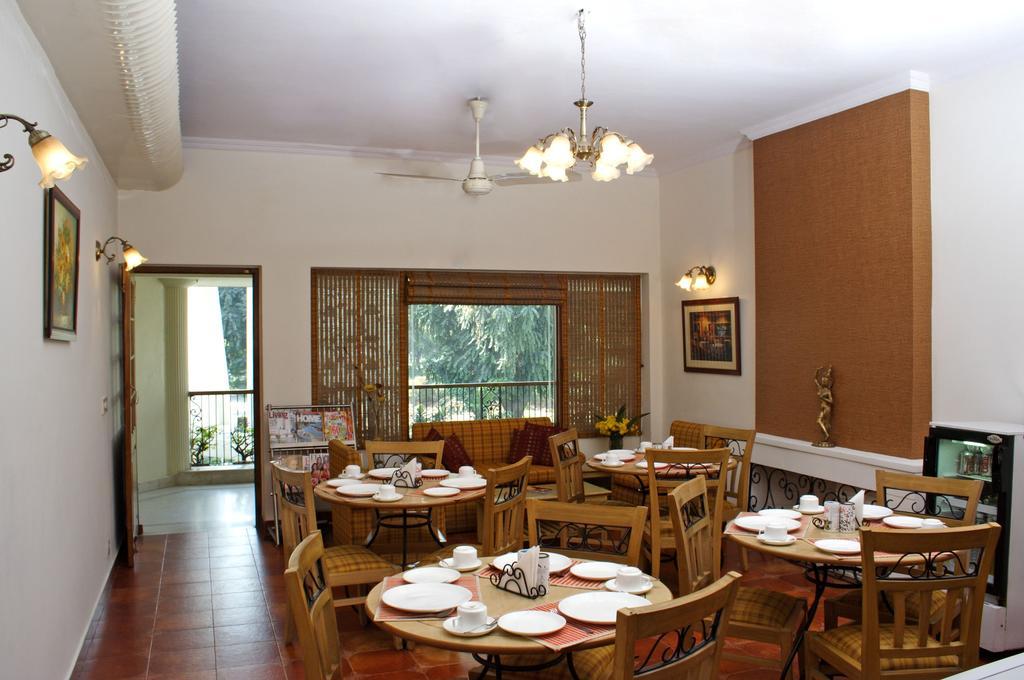 Ahuja Residency Golf Links Hotel New Delhi Exterior foto