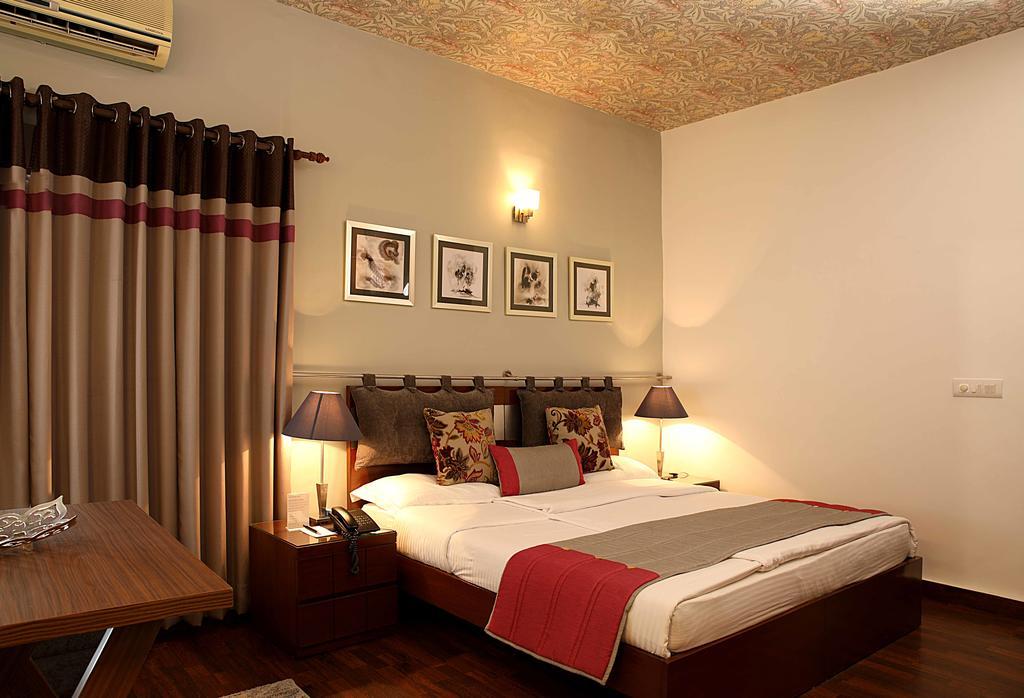 Ahuja Residency Golf Links Hotel New Delhi Exterior foto