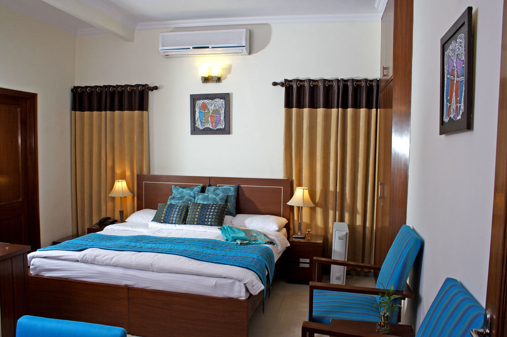 Ahuja Residency Golf Links Hotel New Delhi Exterior foto