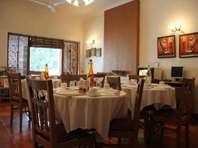 Ahuja Residency Golf Links Hotel New Delhi Exterior foto