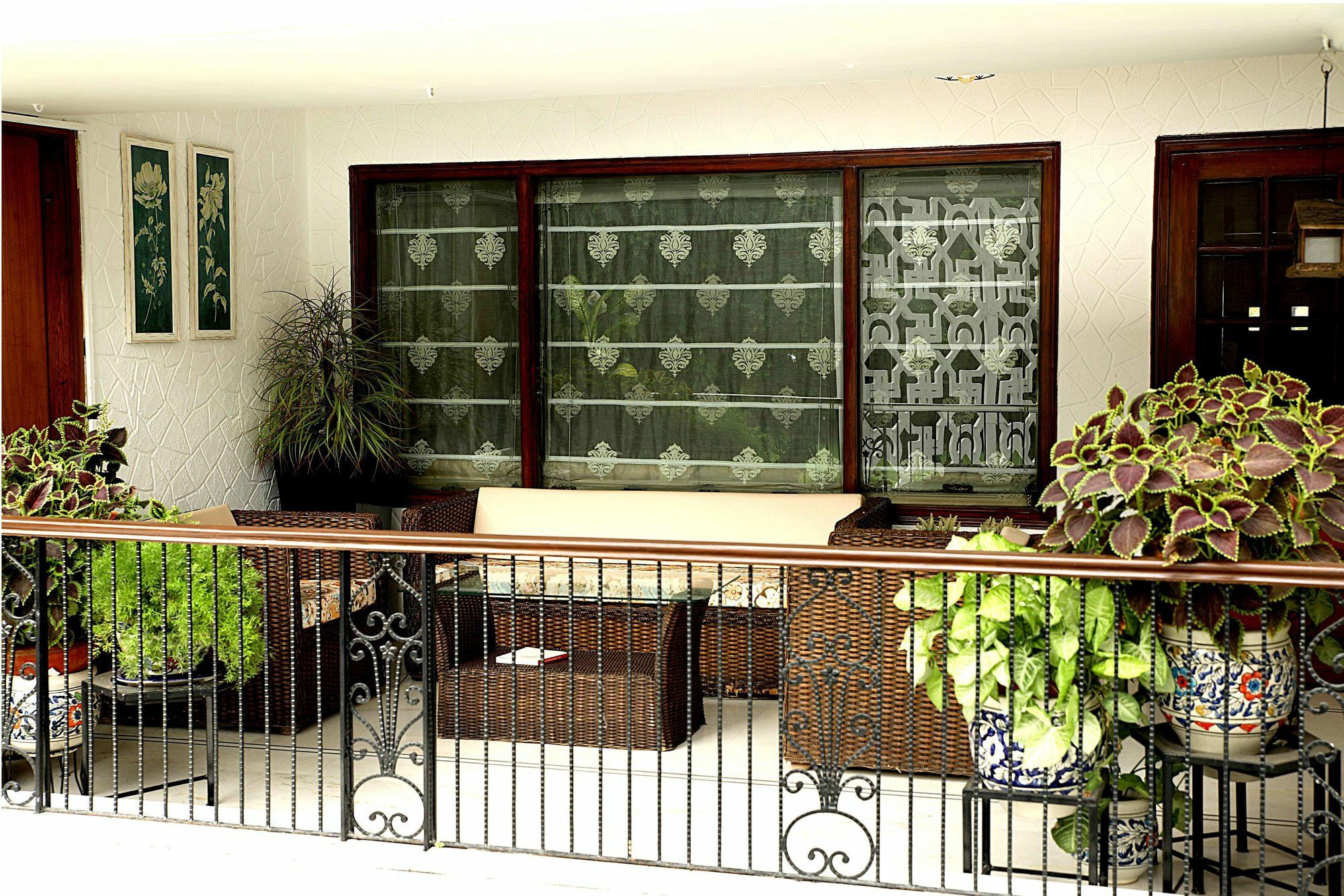 Ahuja Residency Golf Links Hotel New Delhi Exterior foto