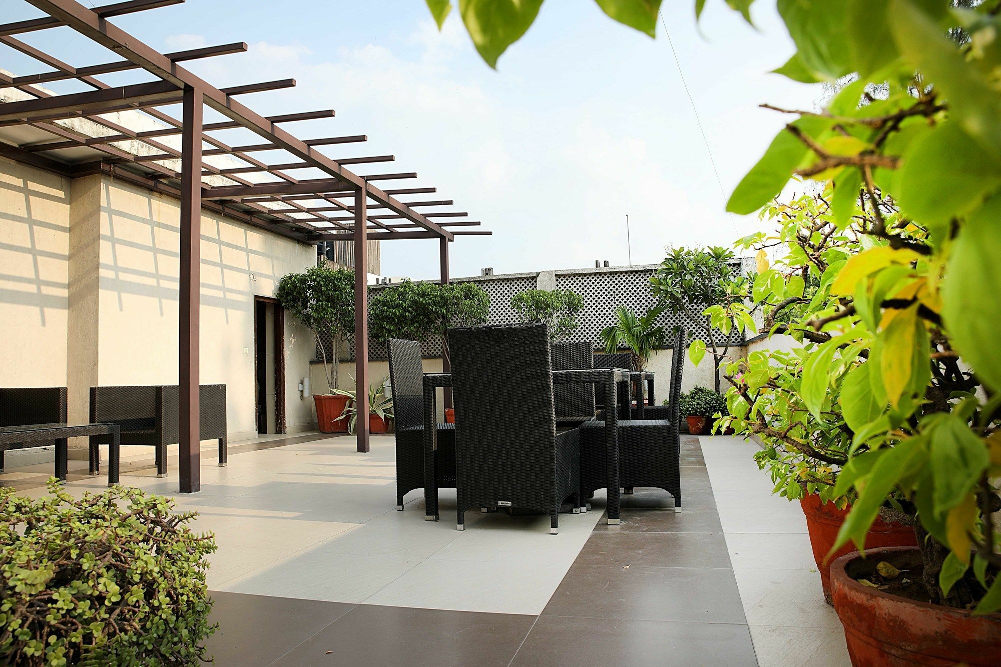 Ahuja Residency Golf Links Hotel New Delhi Exterior foto
